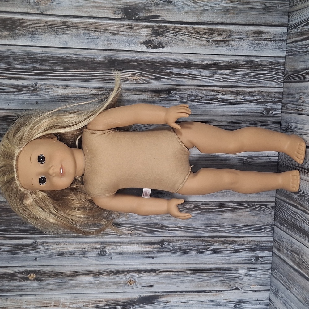 American Girl Doll Pleasant Company Brown Eyes Blonde Hair TLC PA8579